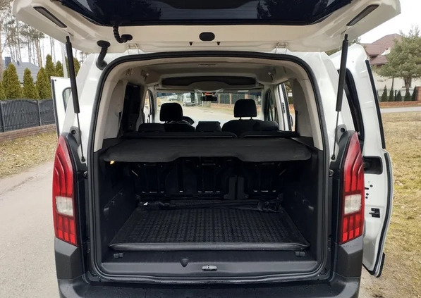 Peugeot Rifter cena 33999 przebieg: 245000, rok produkcji 2018 z Wolin małe 254